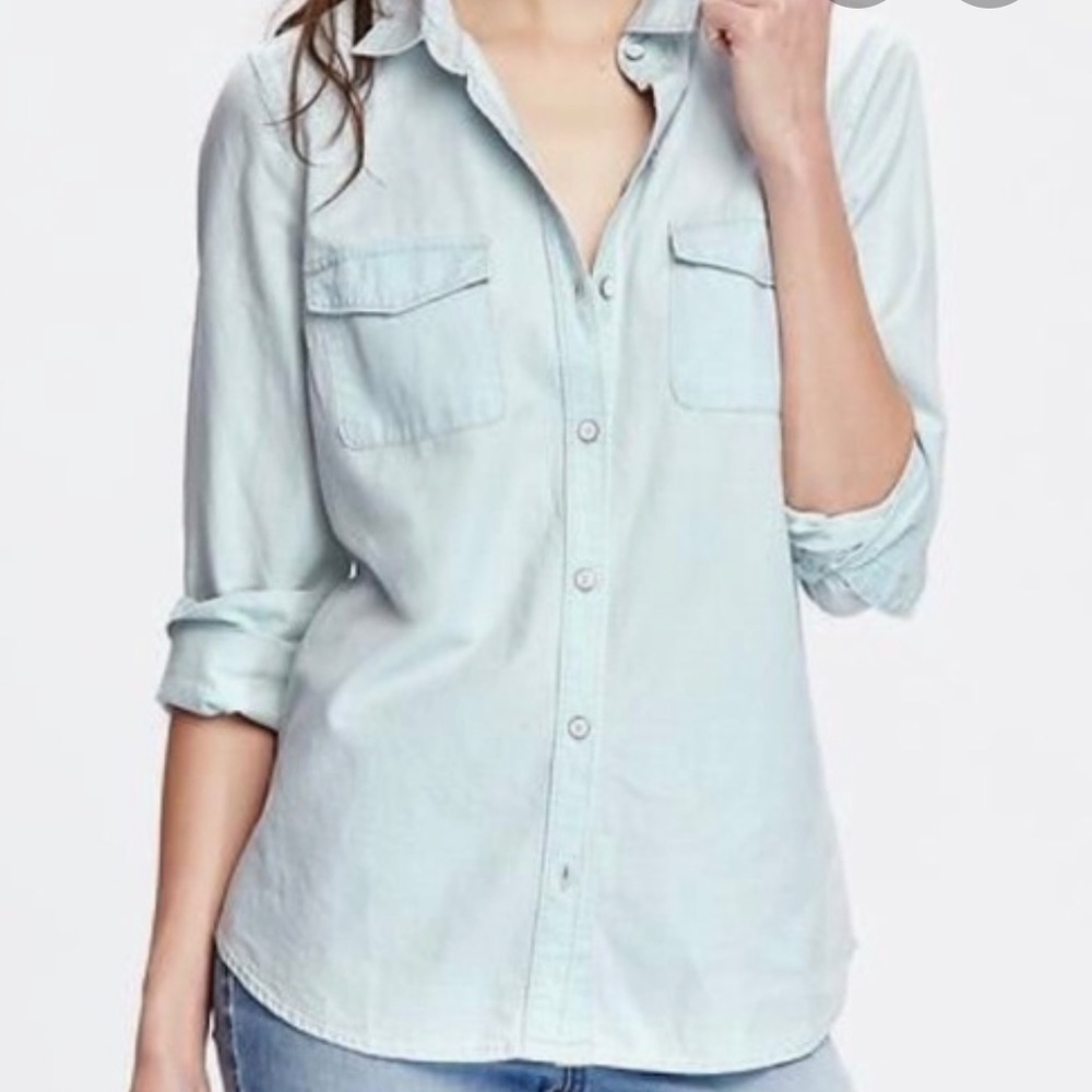 Old Navy chambray boyfriend shirt